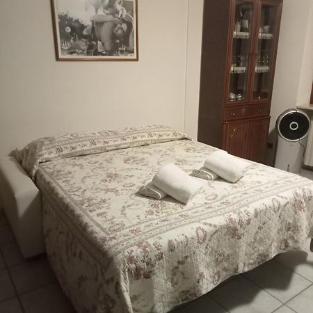 Locazione Turistica Isabella Appartement Castelnuovo del Garda Buitenkant foto
